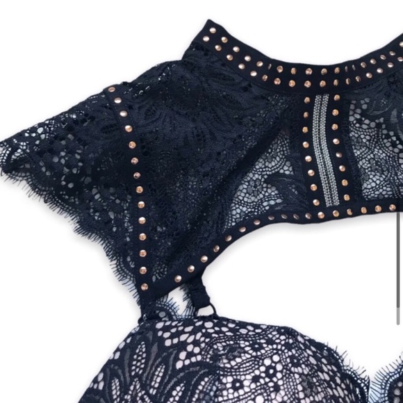 NEW! Victoria’s Secret black push-up bra with lace top attached - Picture 6 of 16